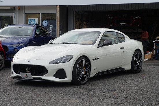 マセラティグラントゥーリズモフロントマフラー触媒左右セット