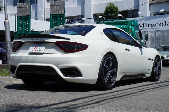 マセラティ グラントゥーリズモ フロントマフラー 触媒 左右セット