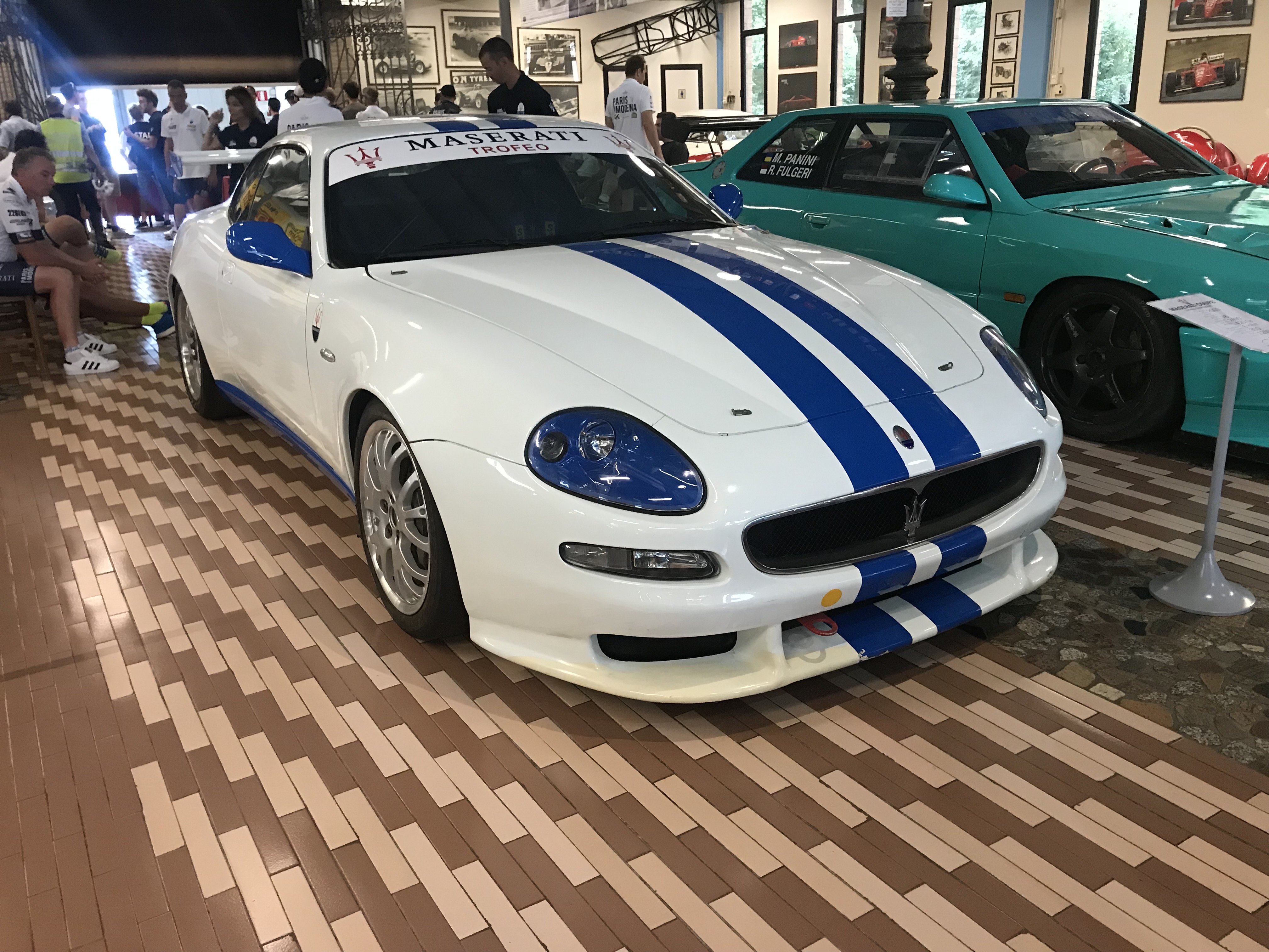 マセラティ専門店！ミラコラーレ