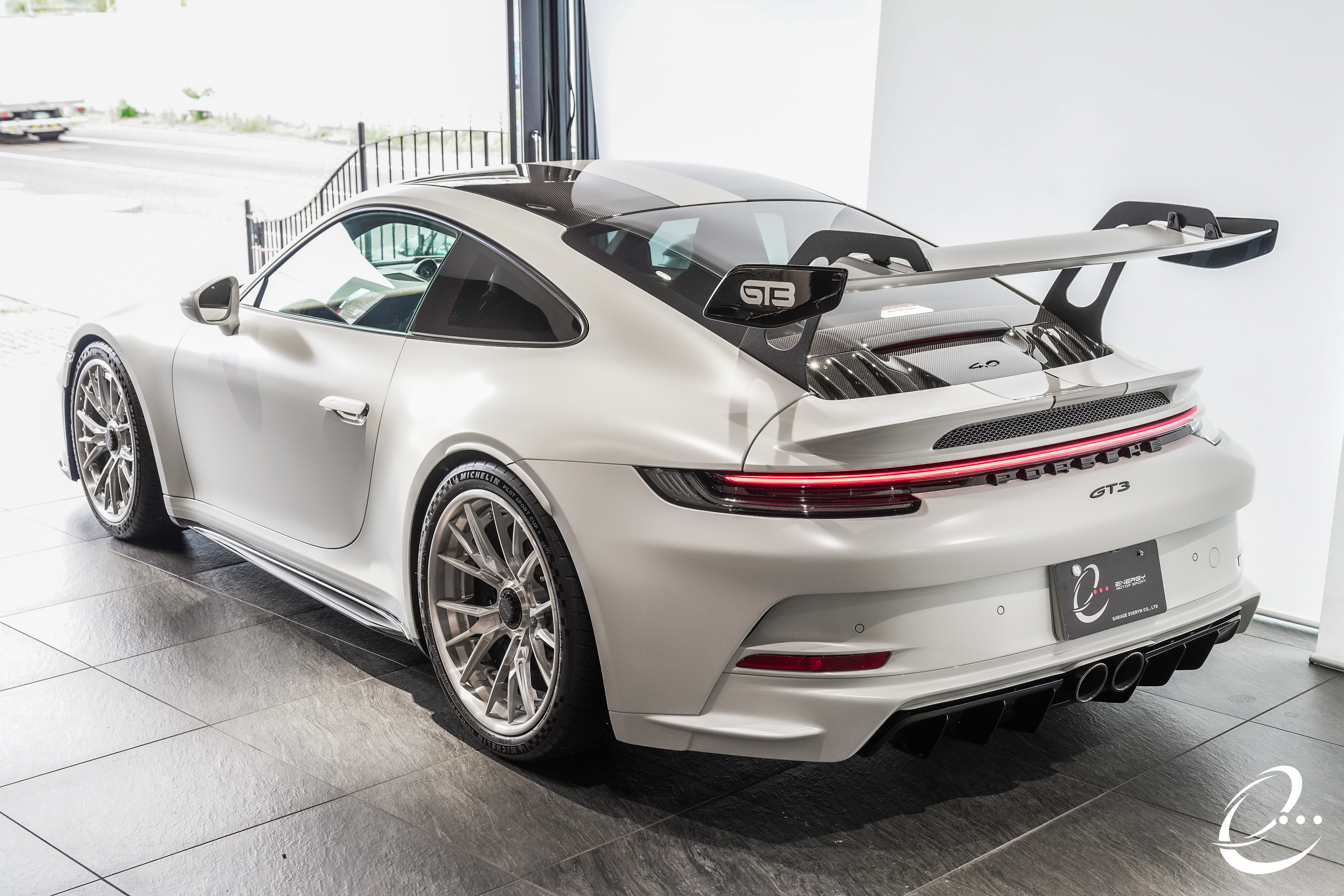 ガレージエブリン大阪・東京｜輸入車専門店 中古車・カスタム・買取