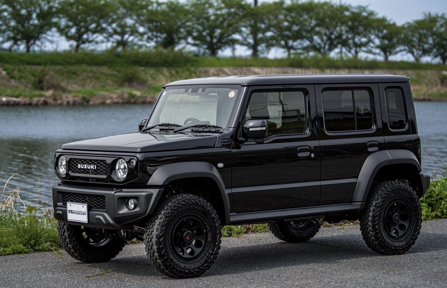 スズキ ジムニー 黒 リフトアップ ブログ｜三木スズキ