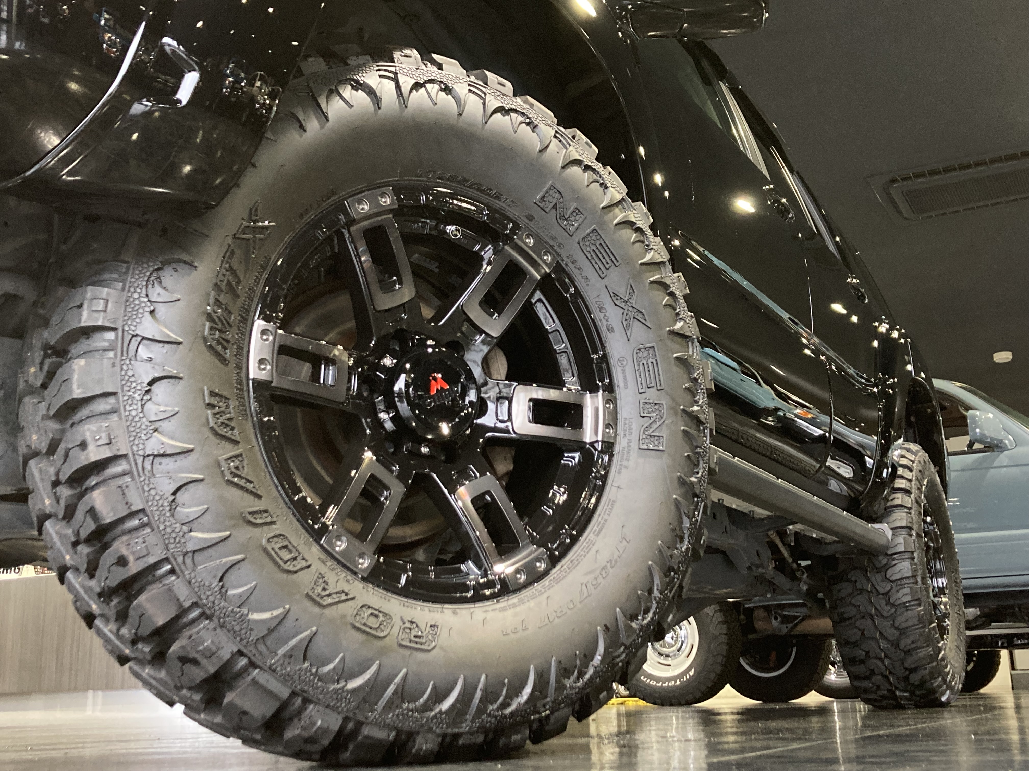 クリンチャータイヤ 黒色ハブ付きHED クリンチャータイヤ 黒色ハブ付きHED