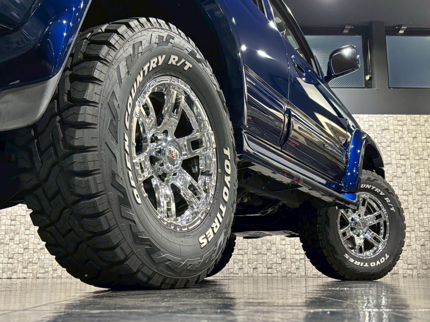 ハイラックスサーフの専門店でカスタムを行うなら | CarShopWeed[カー