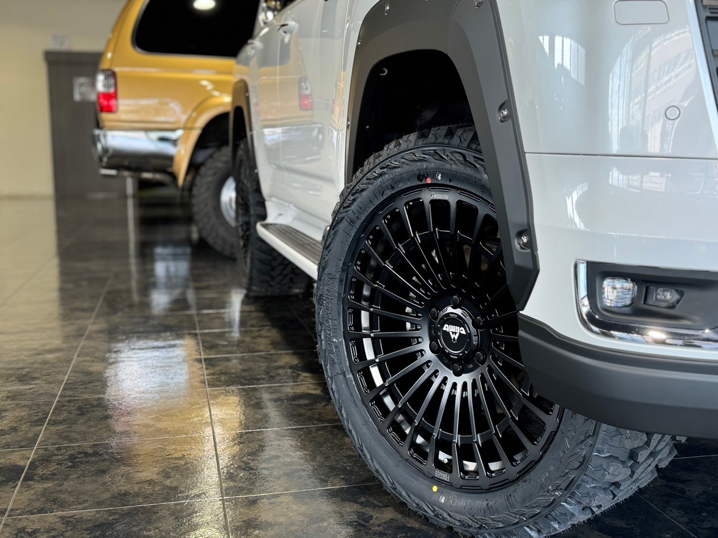 ハイラックスサーフの専門店でカスタムを行うなら | CarShopWeed[カー